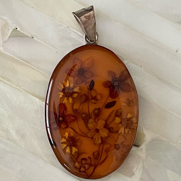 Vintage Mexican Sterling Silver Dried Flowers Amber Resin Pendant - Picture 9 of 11